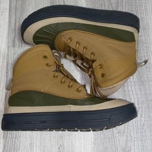 Like New - Boys Nike ACG Boots
